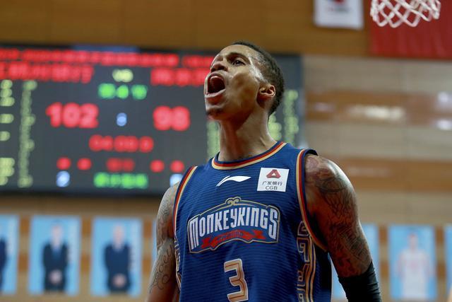 骑士大胜终结雄鹿3连胜 雷霆力克热火7连胜